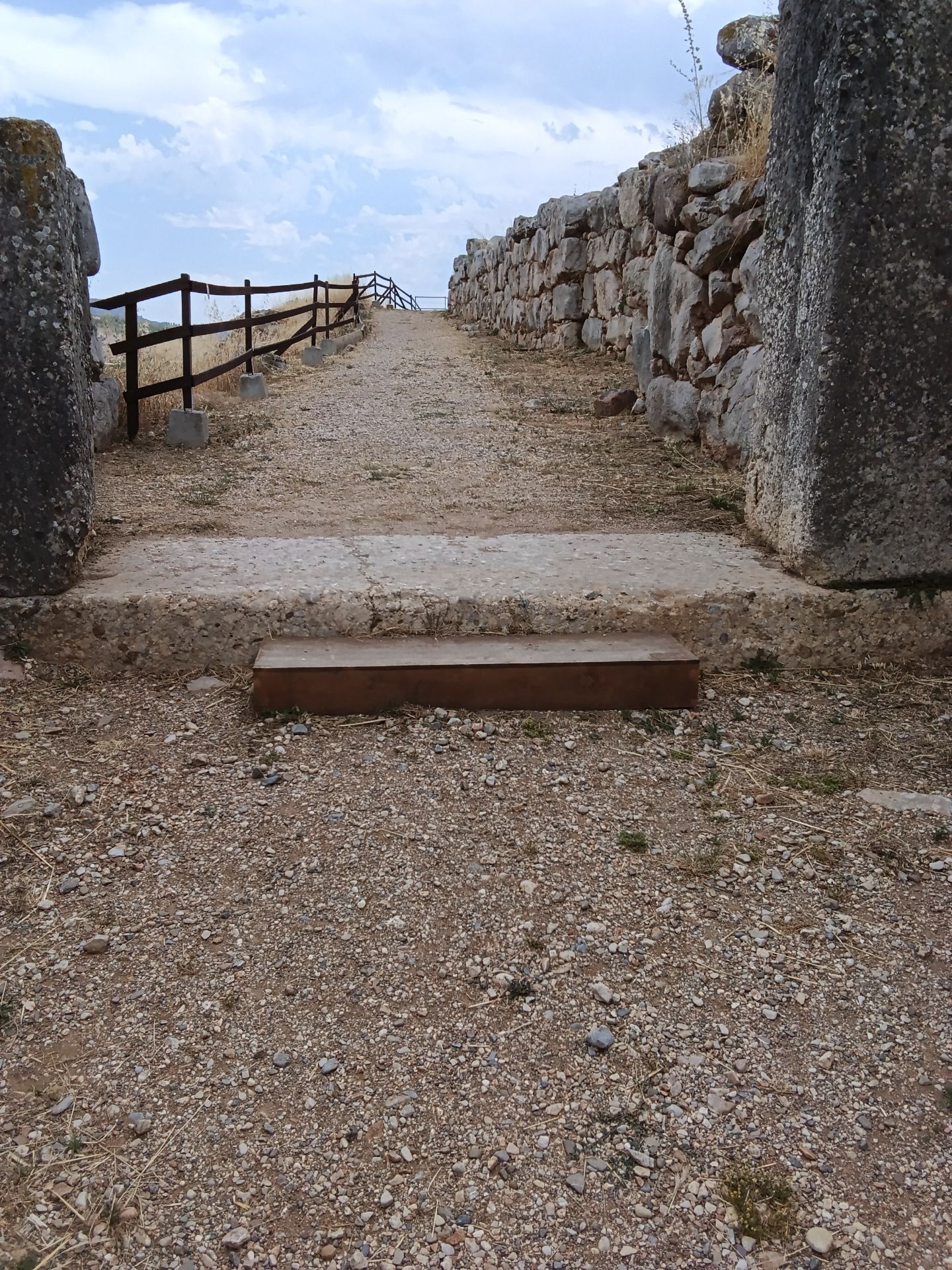 Σκαλοπάτια επί της διαδρομής (2 σκαλιά 18εκ.)